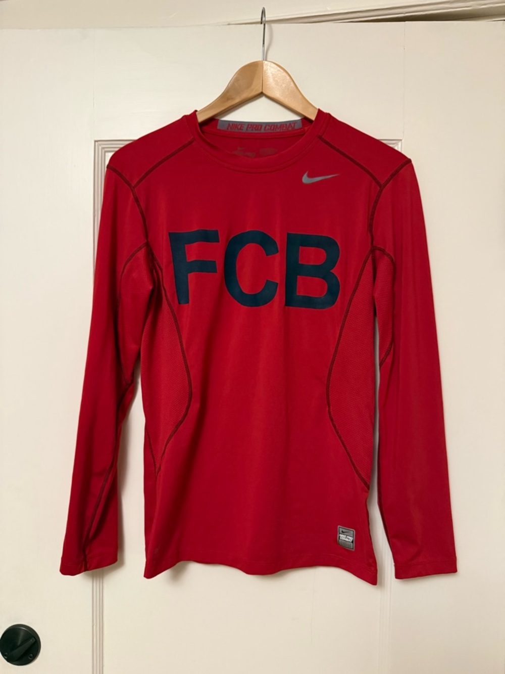 FC Barcelona Nike Red Pro Combat Long Sleeve Athletic Tee Small Football Soccer